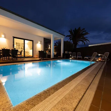 Private Pool In Playa Blanca, Cleaning Included 펜션 플라야블랑카